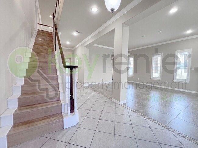 Building Photo - Gorgeous 4b/4.5bath house in McAllen
