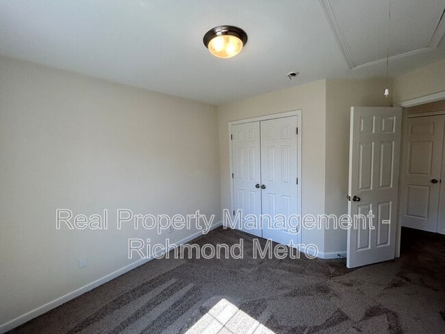 Building Photo - 402 Wilmer Ave