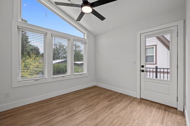 Building Photo - New Construction in Trinity Park near Duke - 2 Bed, 2 Bath, Stunning! - Pet Friendly