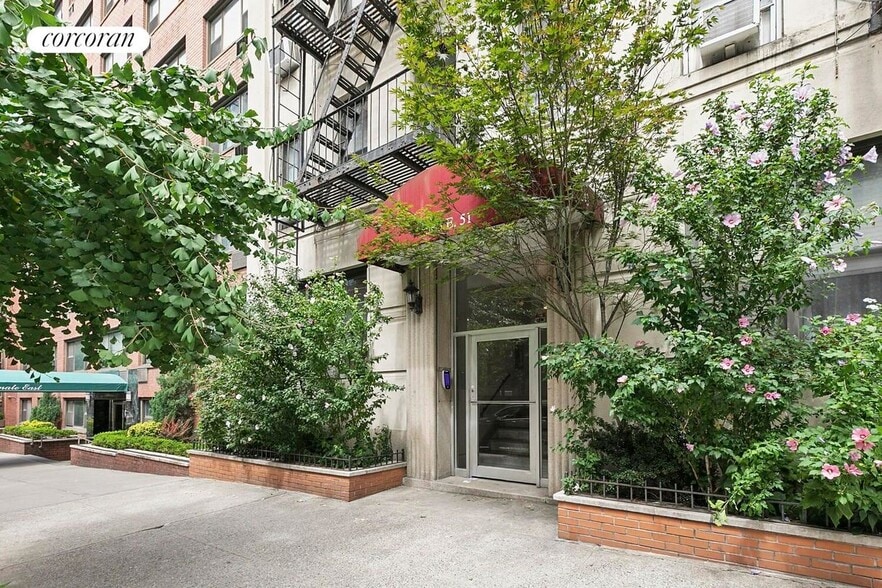 Building Photo - 343 E 51st St