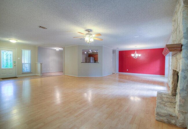 Building Photo - 5304 Wolf Run