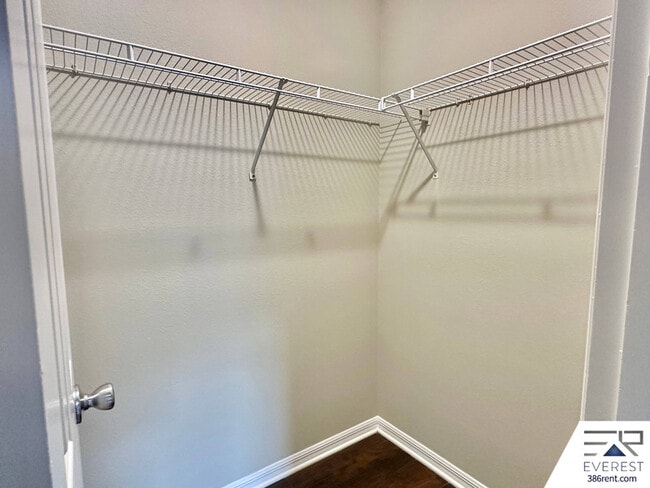 Building Photo - 32 Pierce Ln