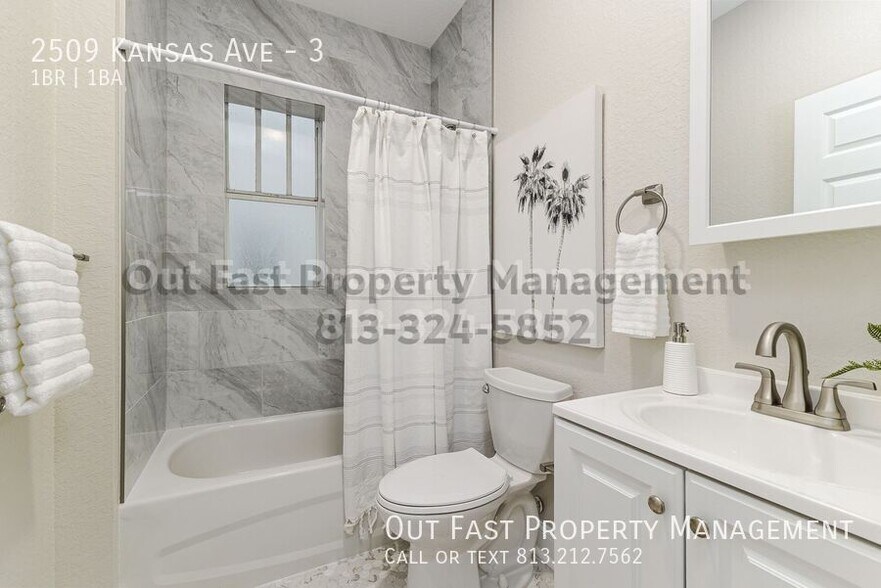 Building Photo - 2509 W Kansas Ave