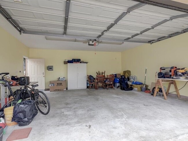 Building Photo - 8422 Tavenor Ln