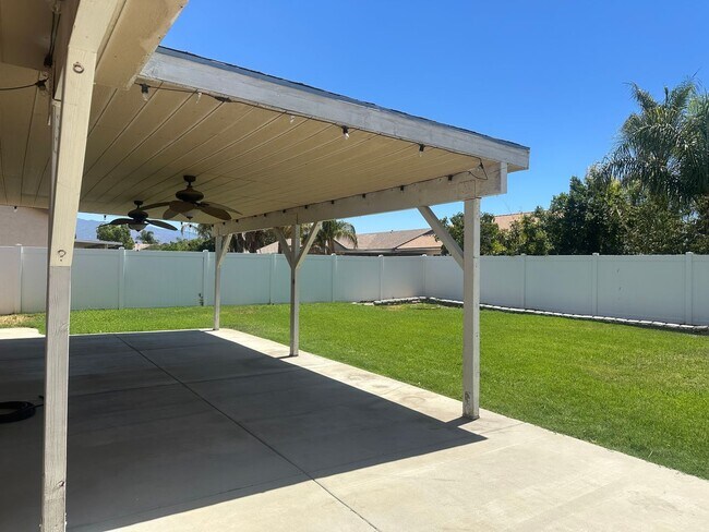 Building Photo - Single Story cul-de-sac 3Beds/2Bath Home i...