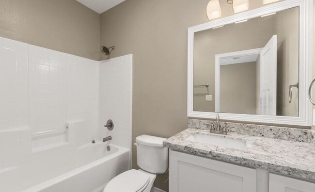 Building Photo - 3209 Link St