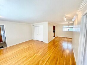Building Photo - 3660 Peachtree Rd