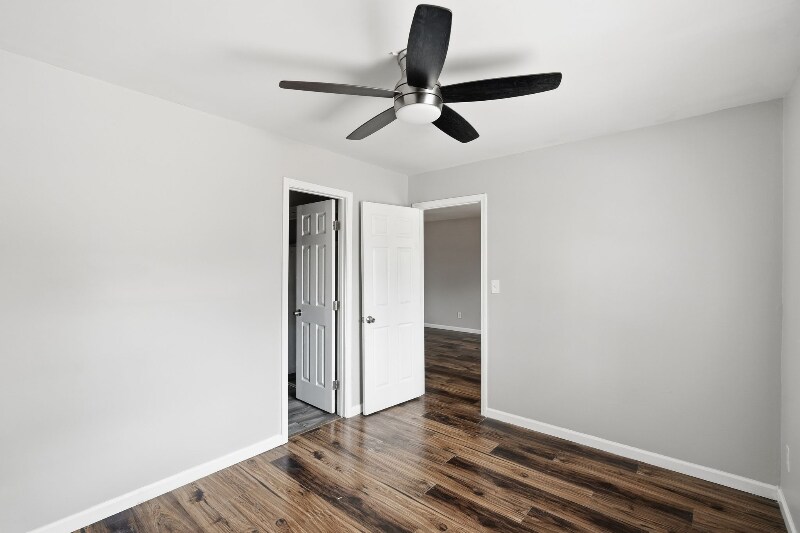 Building Photo - 3681 Lynn Dr