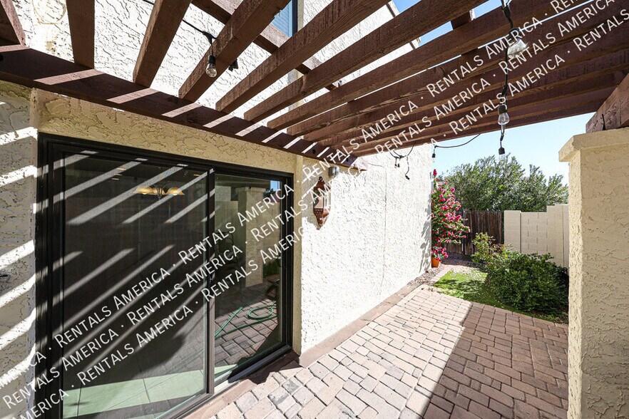 Building Photo - 8825 S 48th St