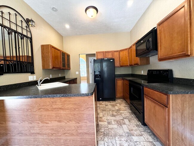 Building Photo - 134 Ridgeview Dr