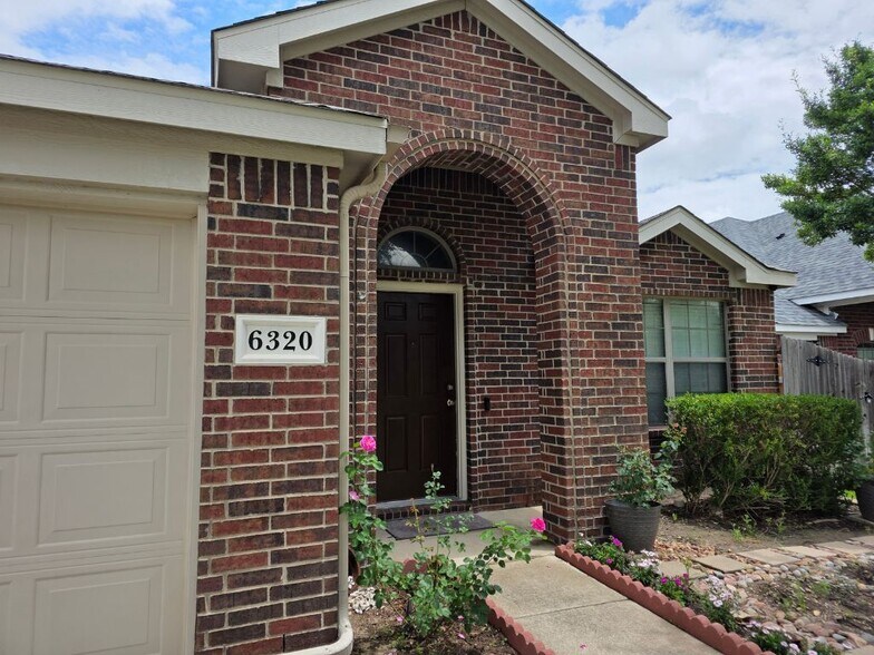 Building Photo - 6320 Spring Ranch Dr