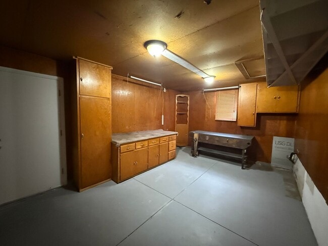 Building Photo - Three Bedroom, One and half bathroom, Attached Two Car Garage, Central Air!