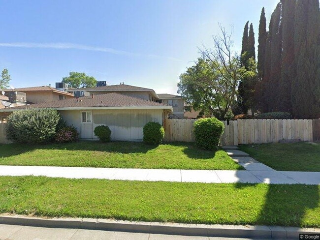 Primary Photo - Price Reduction- 2 bedroom, 1-bathroom Dow...