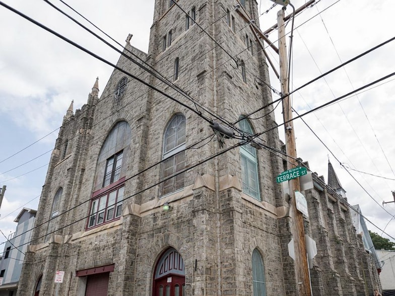 Primary Photo - 151 Salaignac St
