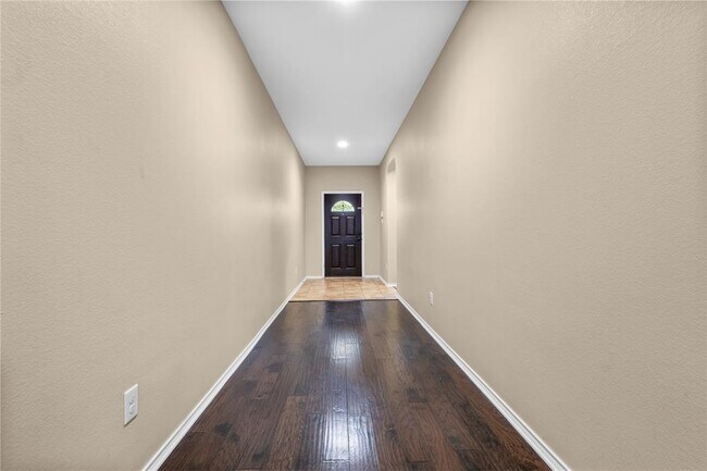 Building Photo - 14308 Lake Victor Dr