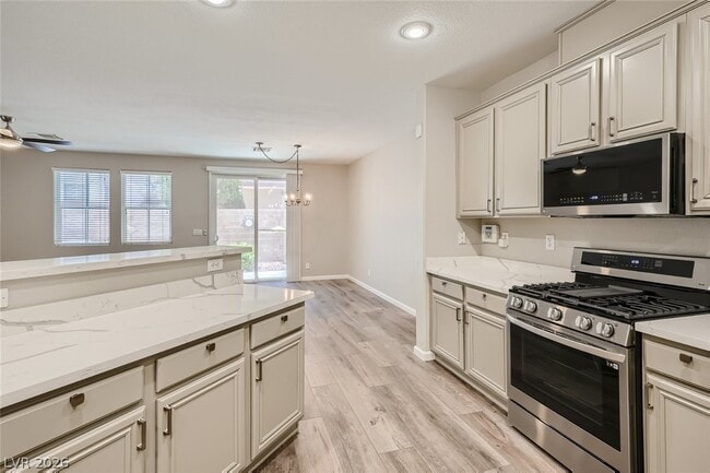 Building Photo - 25 Red Oak Canyon St