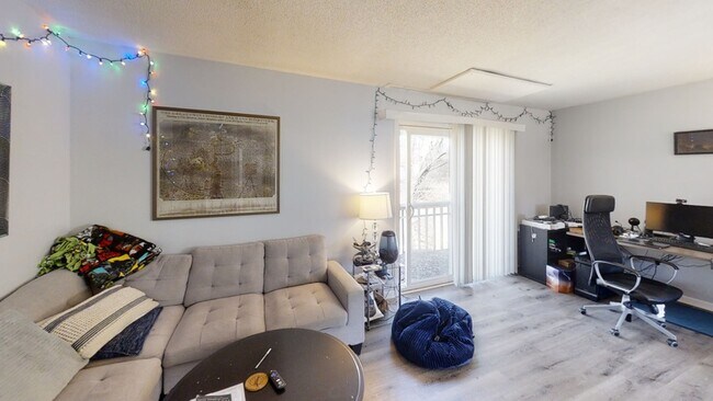 Building Photo - 1302 W Huron St