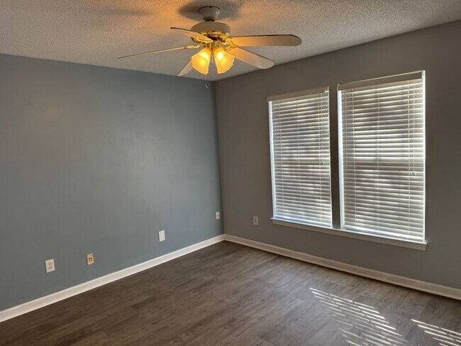 Building Photo - Northlake Mall Location!! Nice house with private backyard