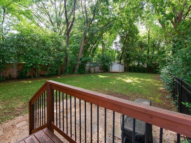 Building Photo - Updated and well appointed home in the his...