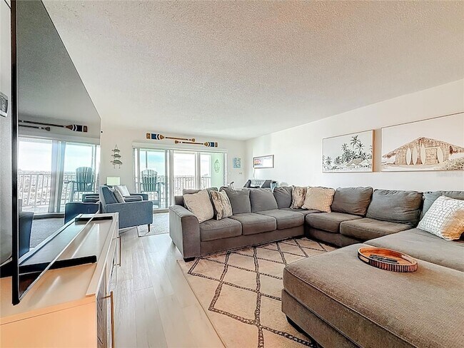 Building Photo - 400 64th Ave