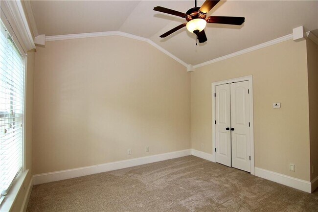 Building Photo - 1660 Jardin Ct