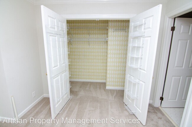 Building Photo - 2 br, 2.5 bath House - 221 Westchase Dr