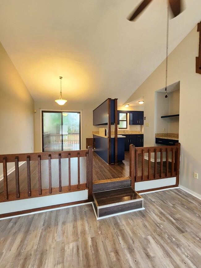 Building Photo - Town home for rent