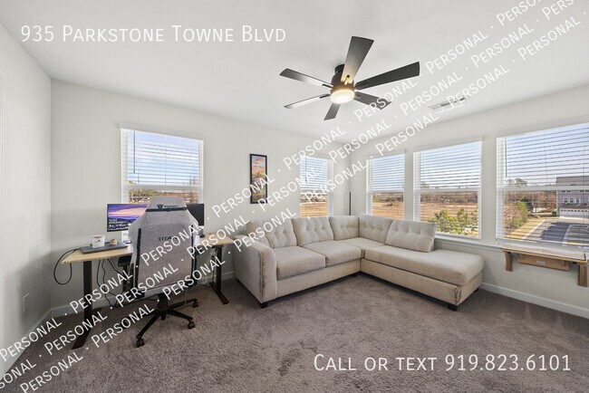 Building Photo - 935 Parkstone Towne Blvd