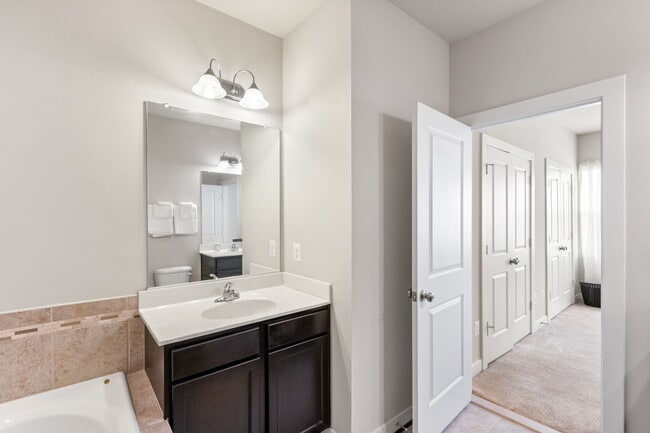 Building Photo - 202 Shamrock Dr