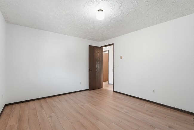 Building Photo - 820 S Liberty Dr