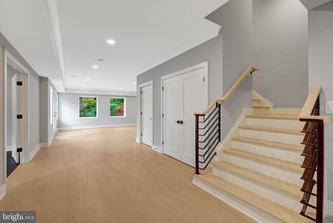 Building Photo - 6226 Kellogg Dr