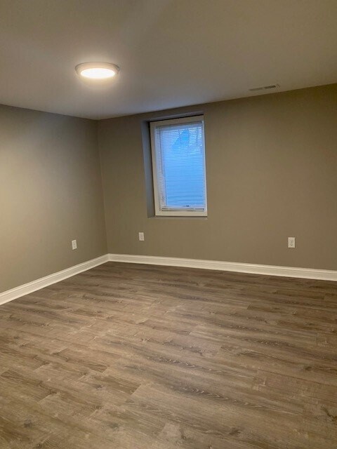 Building Photo - 819 W 43rd St