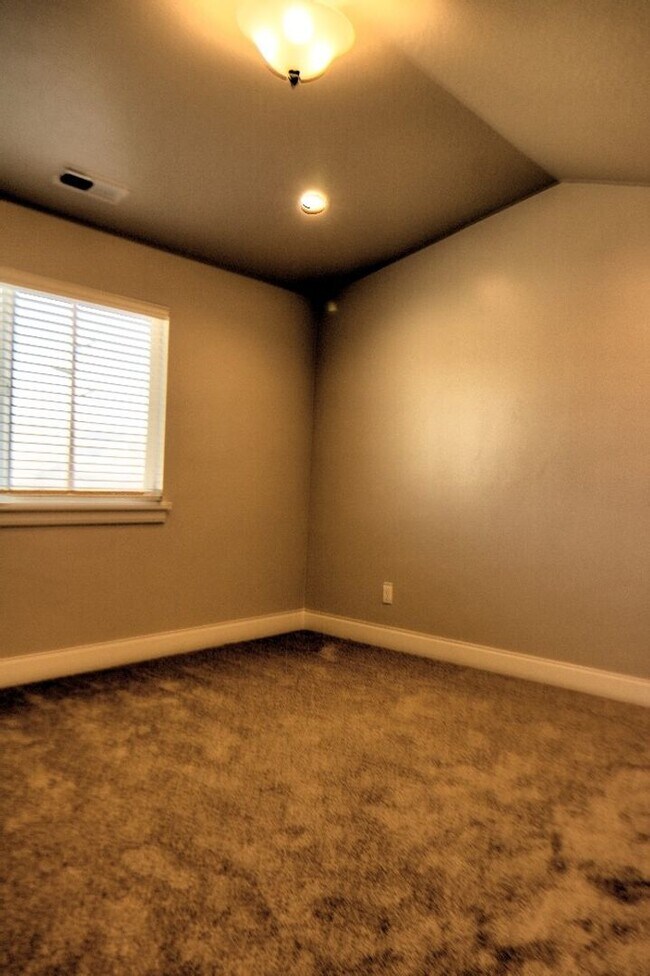 Building Photo - 16365 S Piston Ln