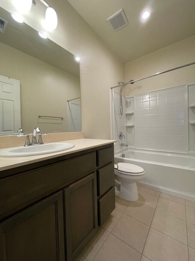 Building Photo - Beautiful Folsom Ranch Home