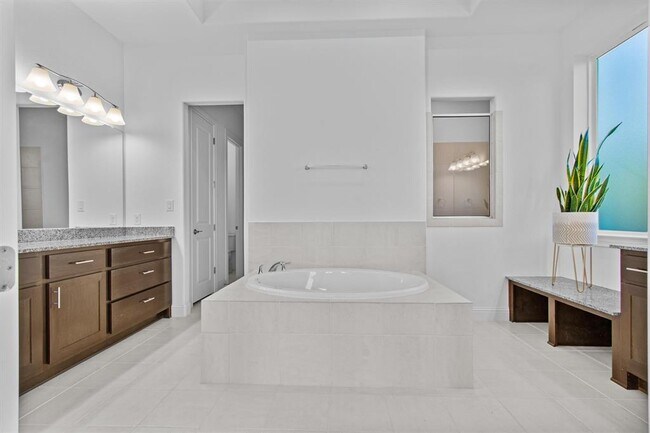 Building Photo - 4737 Modena Bay Bend