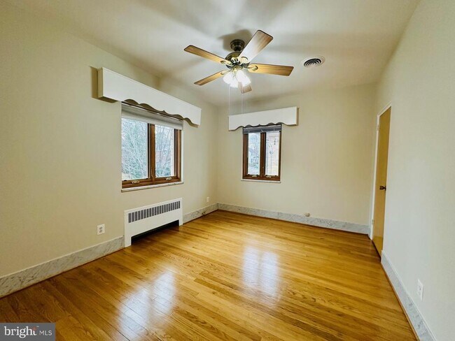 Building Photo - 3007 Oliver St NW