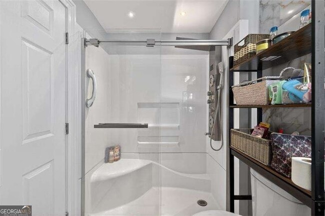 Building Photo - 1074 Peachtree Walk NE