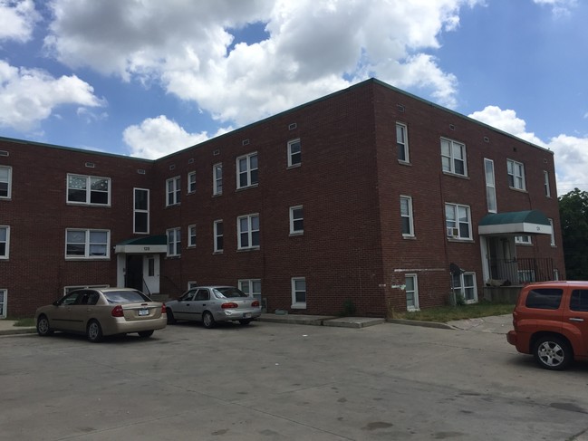 Building Photo - St. James Court Apartments