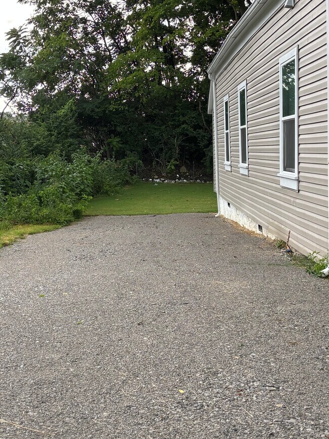 Building Photo - 2520