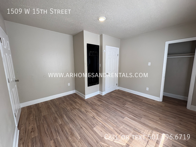 Building Photo - 1509 W 15th St