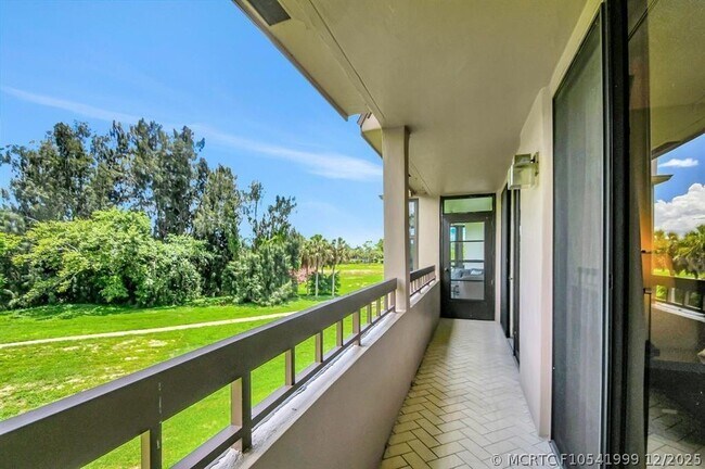 Building Photo - 4770 Fountains Dr S