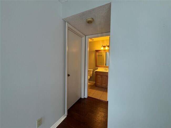 Building Photo - 6154 Westgate Dr