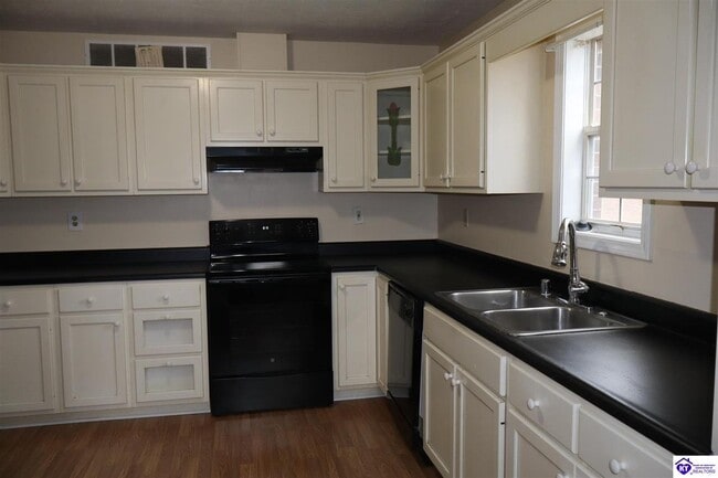 Building Photo - 4484 Rineyville Rd