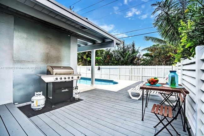 Building Photo - 1018 Adams St