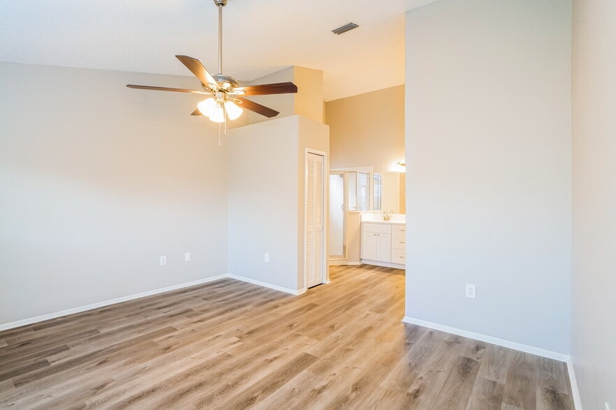 Building Photo - 1434 Lakehurst Way