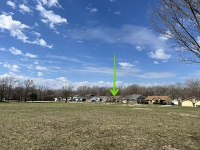 Building Photo - Updated 2BR/1BA duplex with office in partially finished basement, detached garage and across fro...