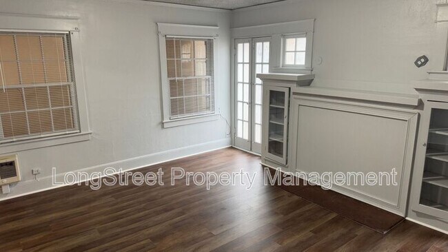 Building Photo - 1745 NW Jackson Ave