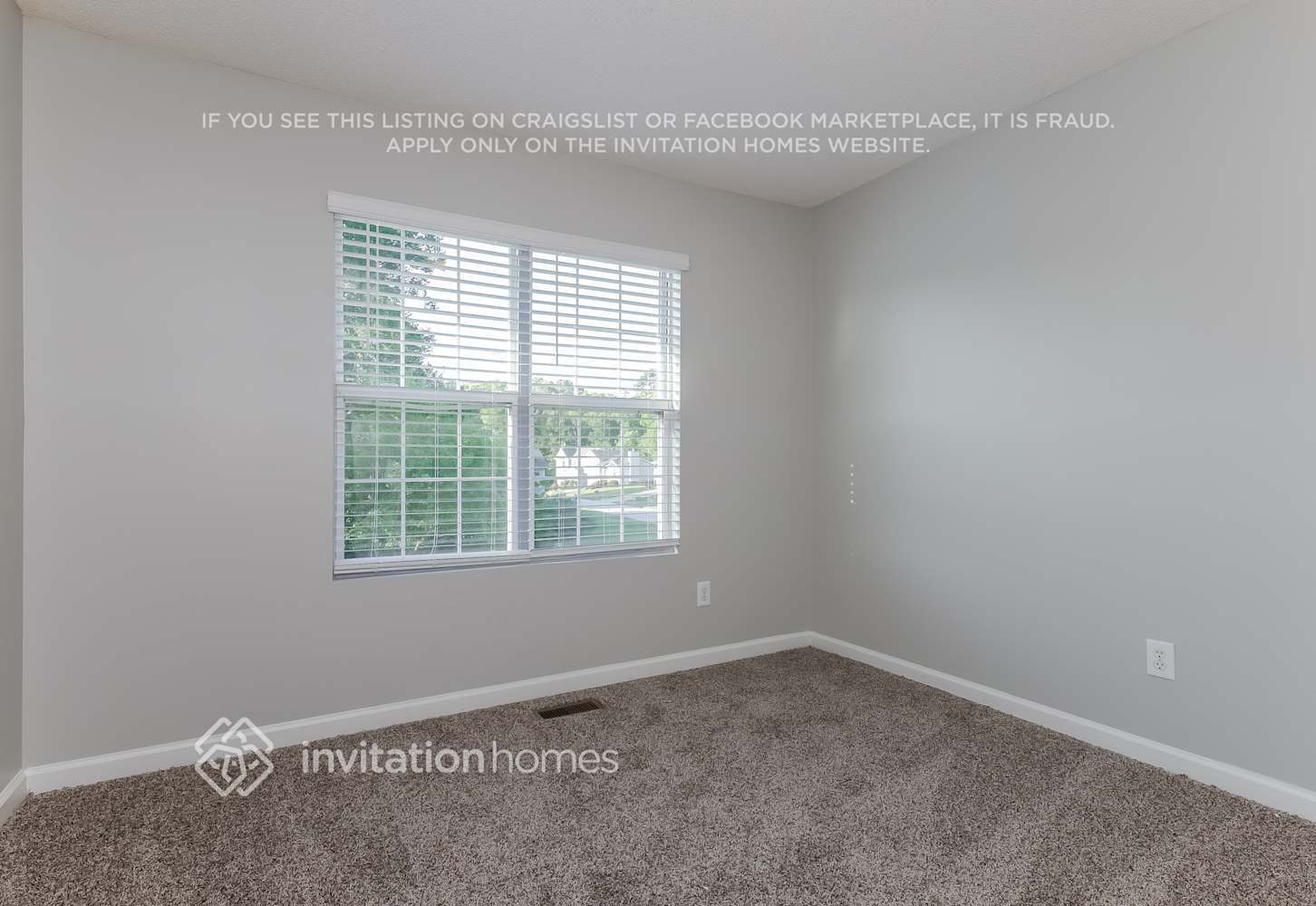 Building Photo - 1722 Graywood Dr SE