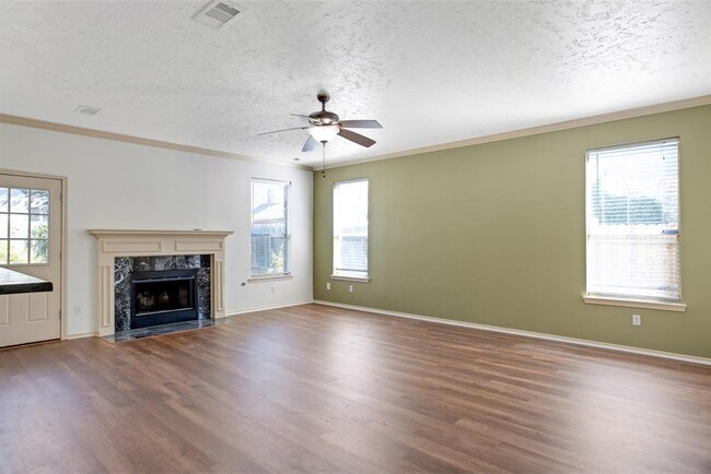 Building Photo - 4110 Bluewater Dr