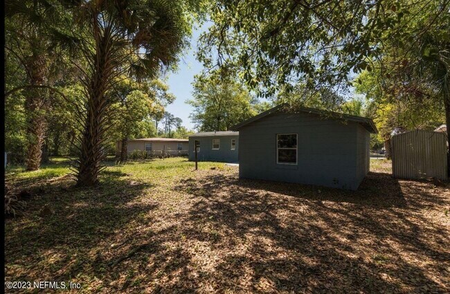 Building Photo - 2513 Spirea St